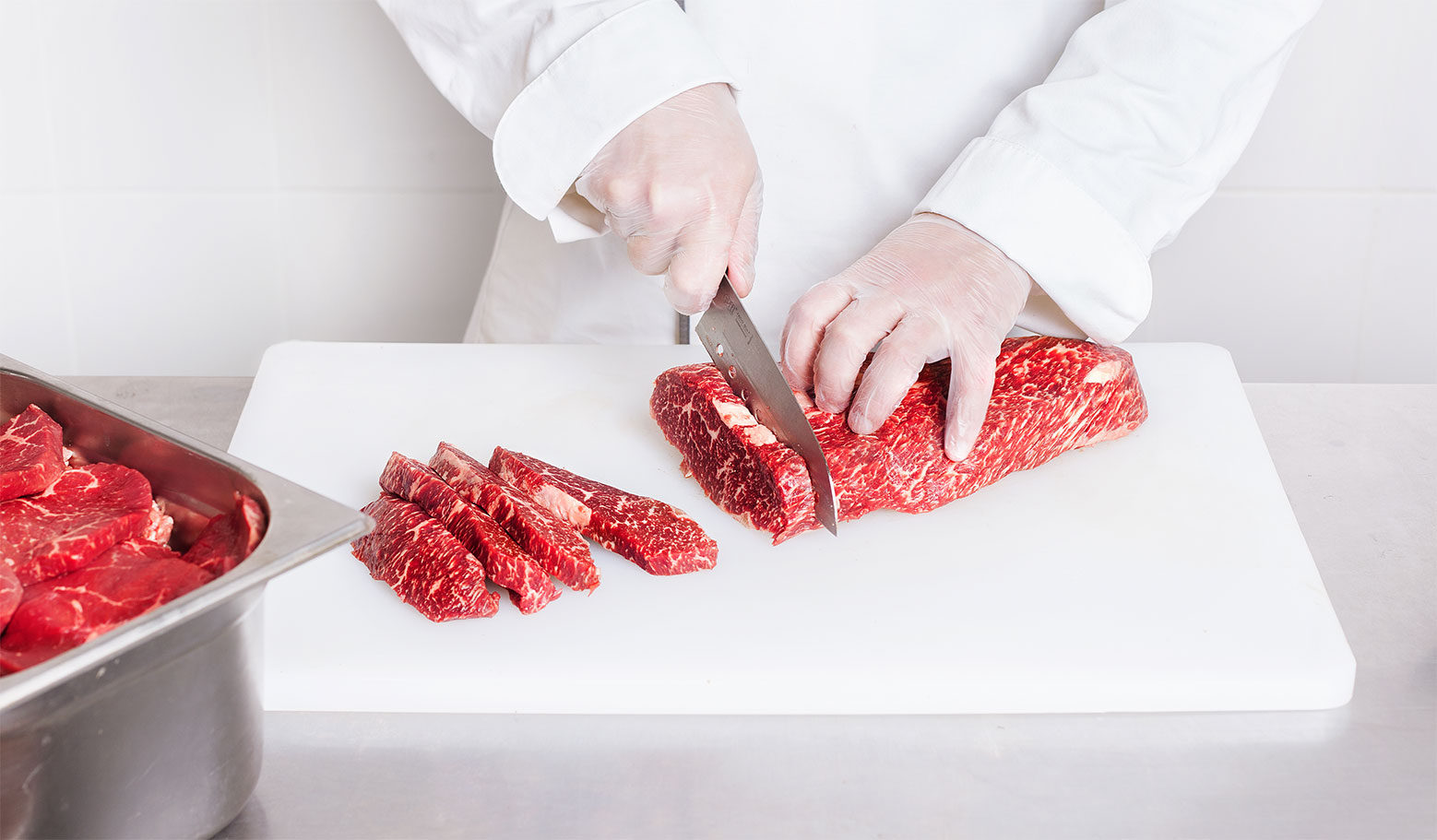 Meat cutting. Промышленная нарезка мяса.